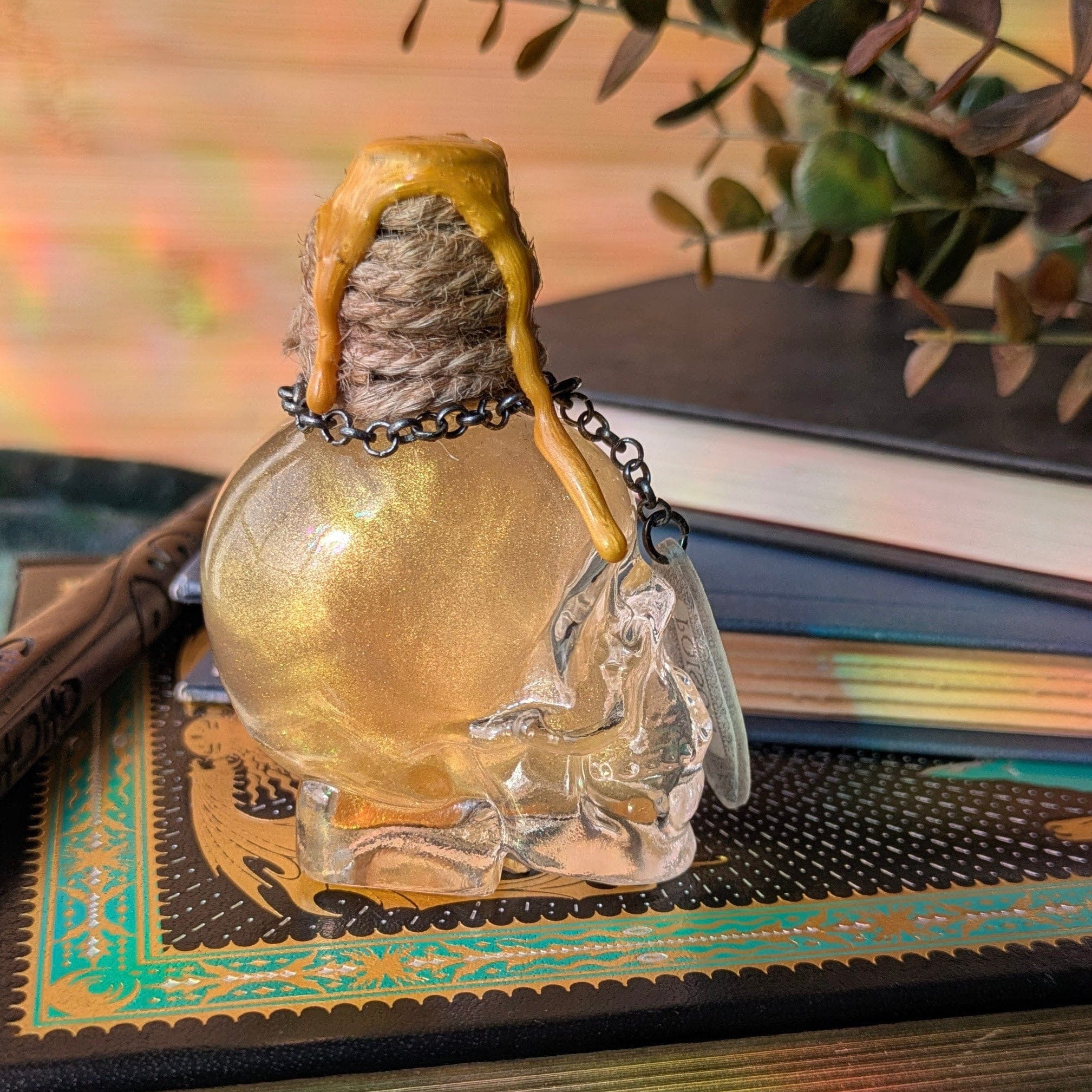 Clear->Pale Gold Poison Skull Color-Changing Potions