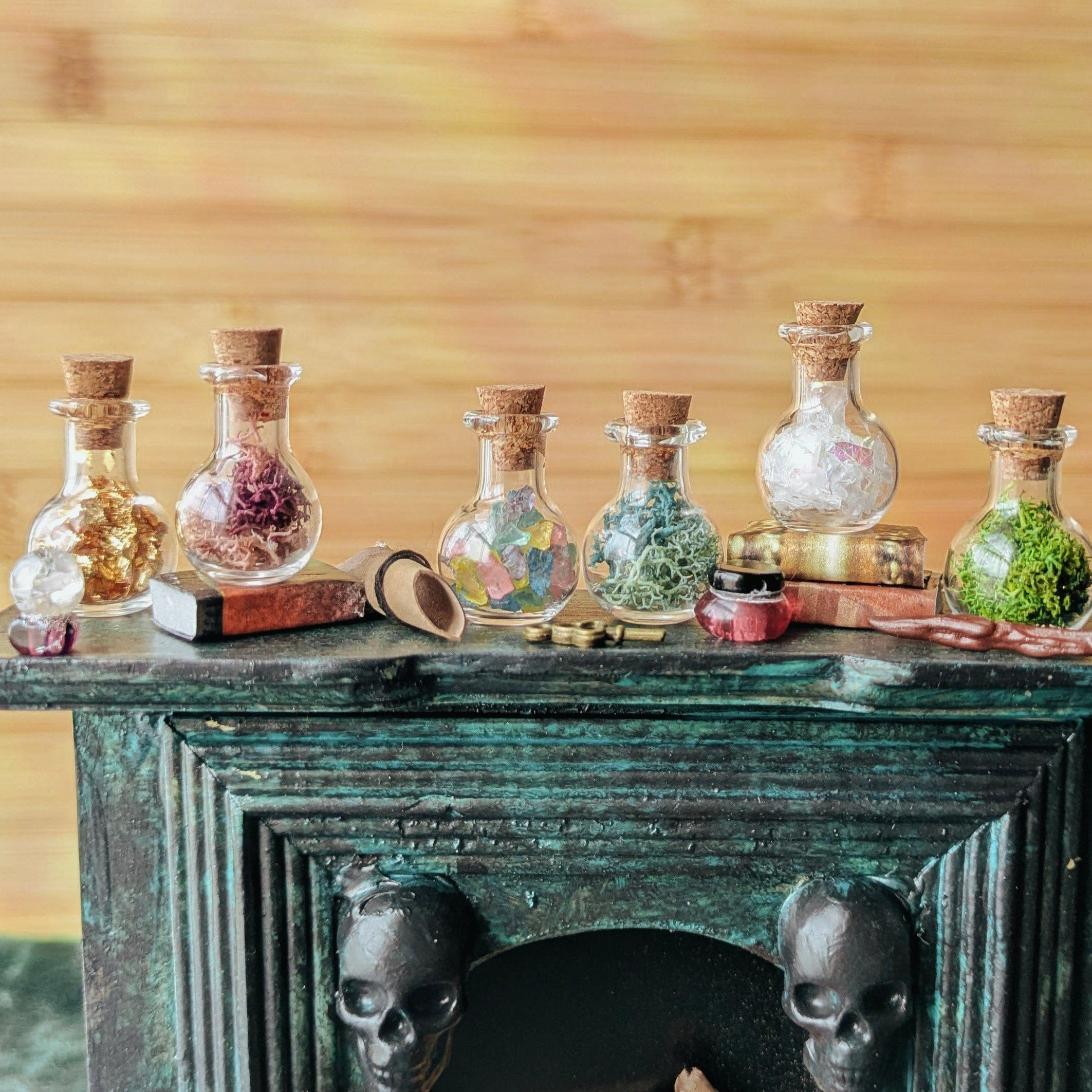 Miniature Dollhouse Potion Bottles-Round– 1:12 Miniature Apothecary Jars